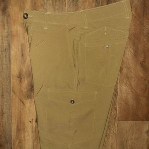 BKE Hybrid Standard Fit Casual Cargo Shorts Size 30 Tan